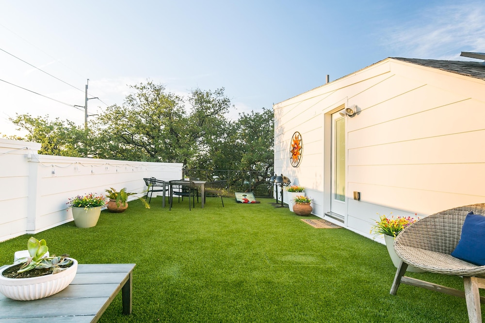 Montrose Guesthouse Suites