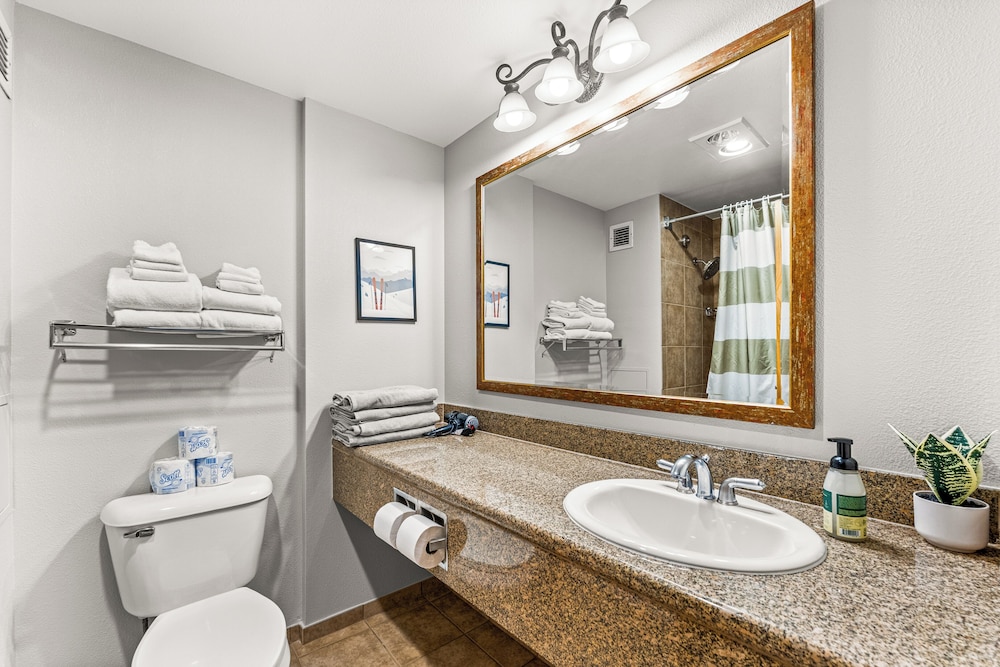 The Grand Lodge by Traverse Hospitality (No Resort Fees)