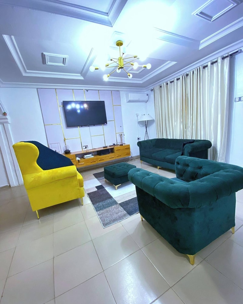LUXE APARTMENTS