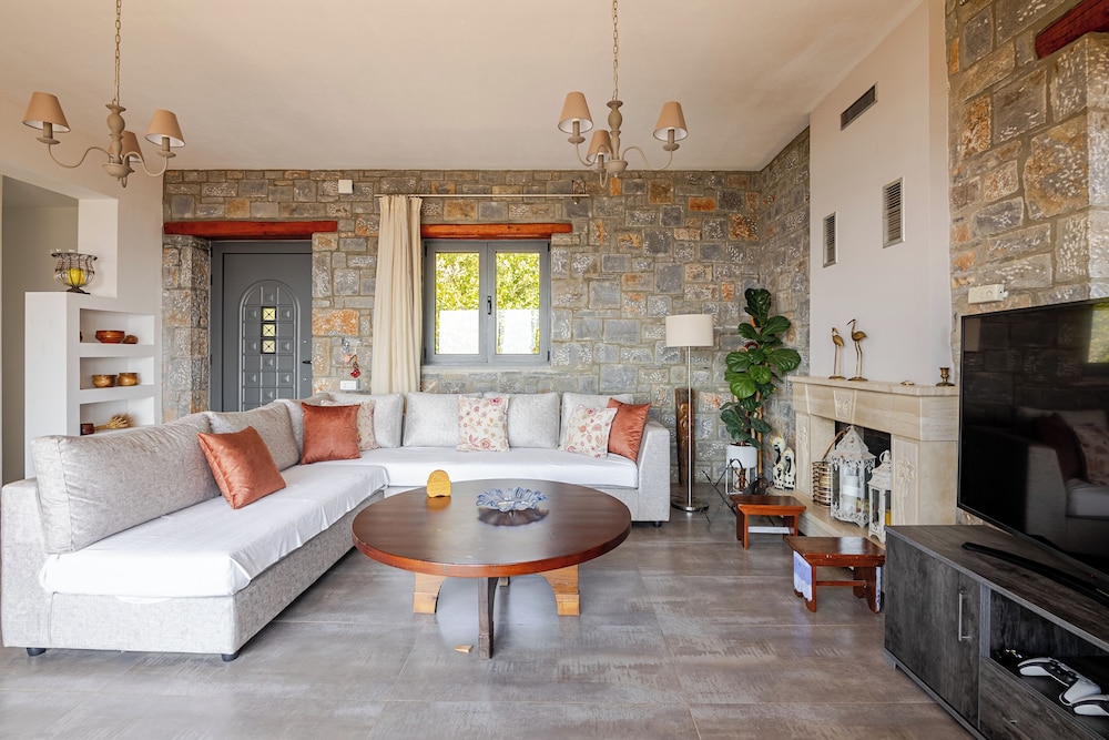 Aurora Spinalonga Garden Cottage