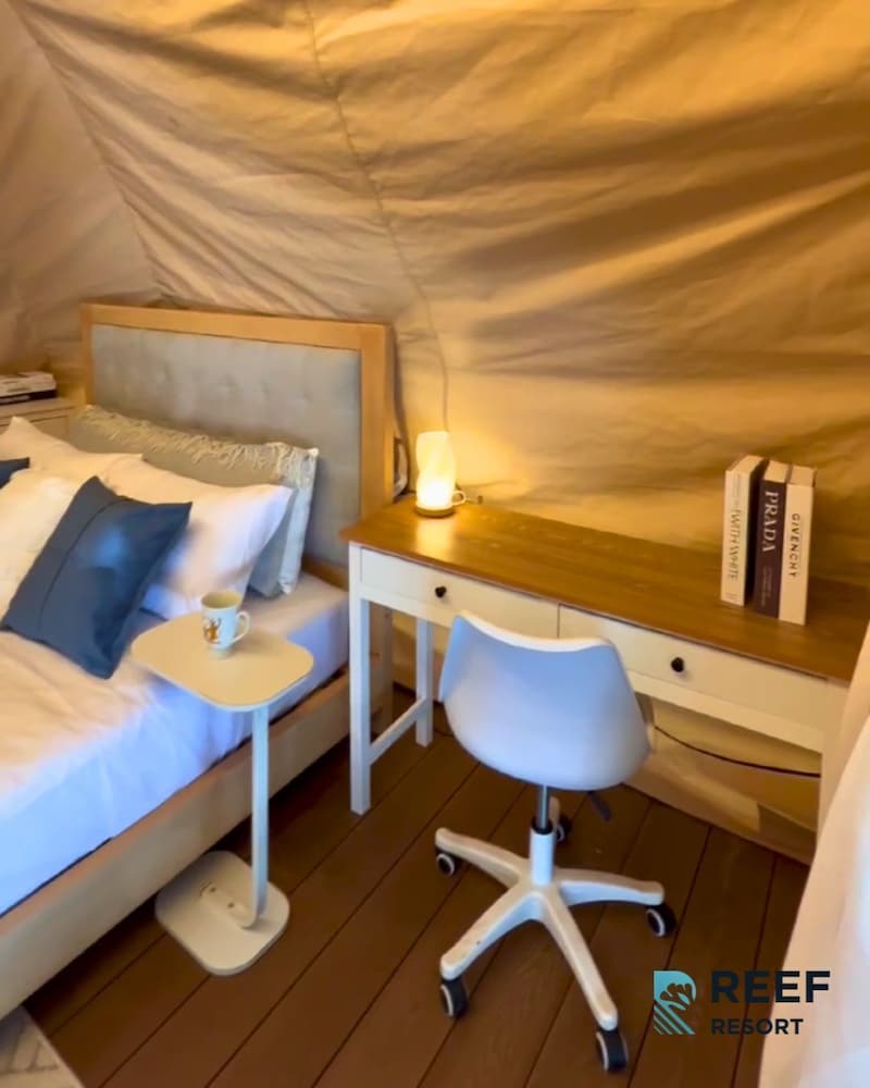 Floating Home in Reef Resort Unit 5