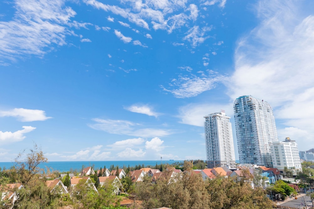 Sum Condotel Luxury