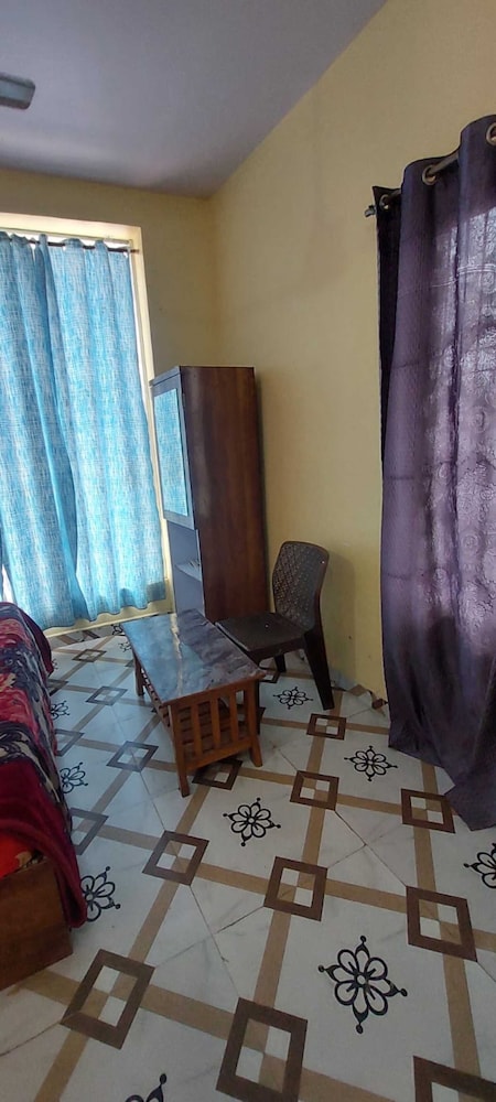 Satyam Guest House