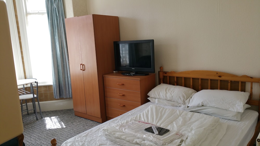 2 Berth, First Floor Flat, Glen Villa 4 view 2