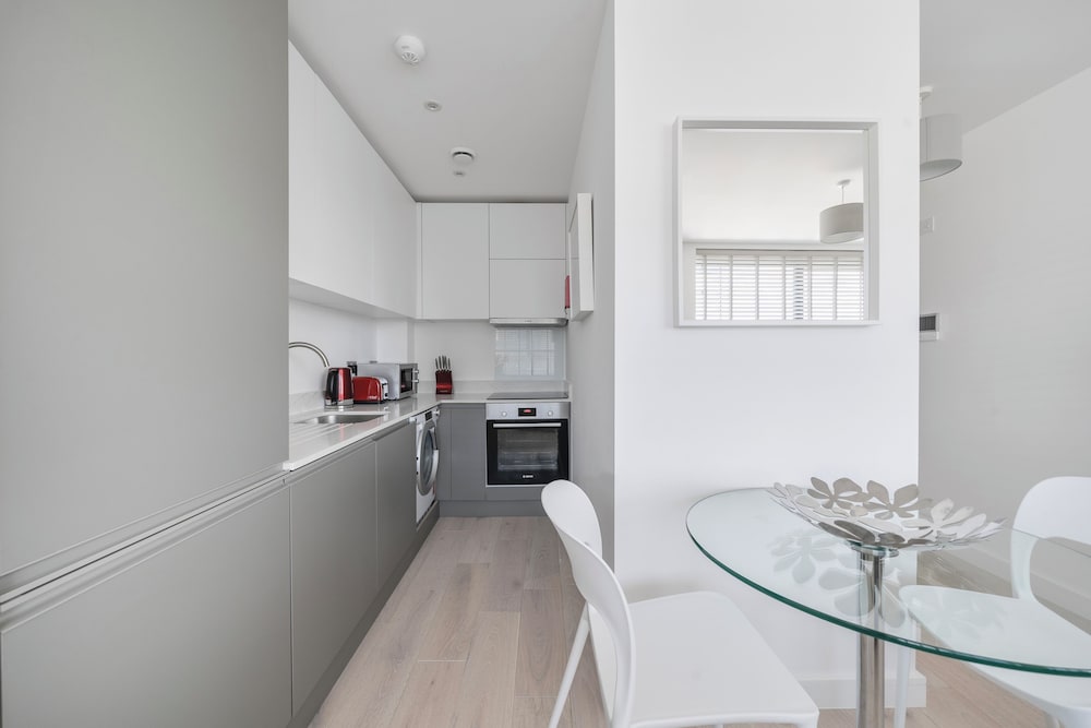 Roomspace Apartments -Caroline Street