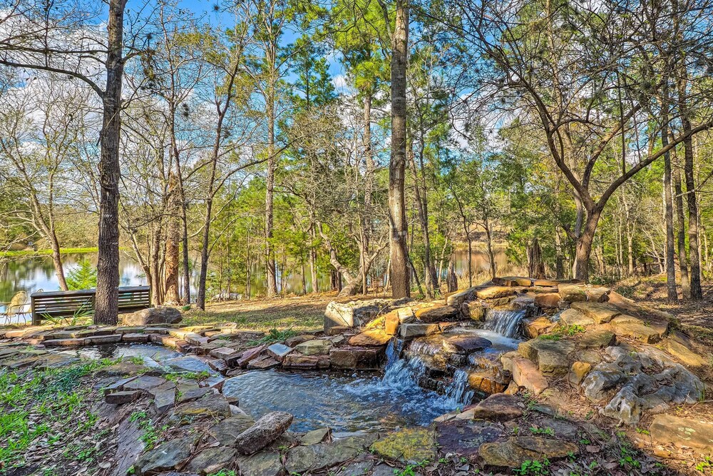 Dock on Lake Siesta: Spacious La Grange Retreat! view 4