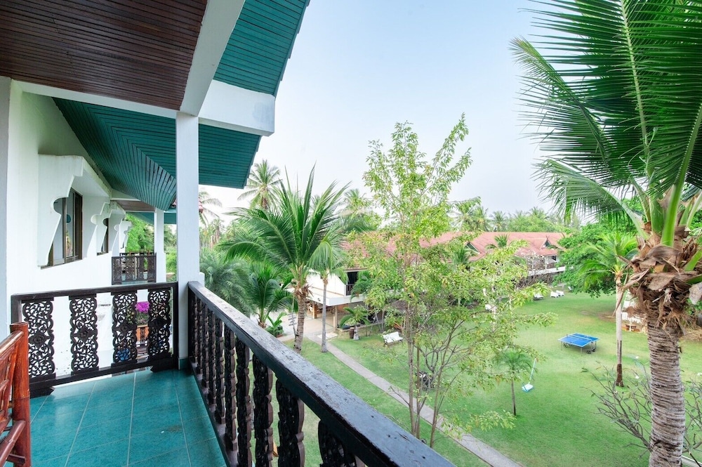 Dolphin Bay Beach Resort