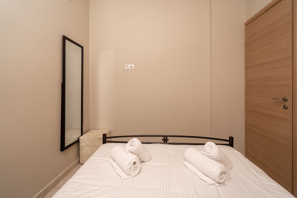 Kountouriotou New Quiet and Central Apt