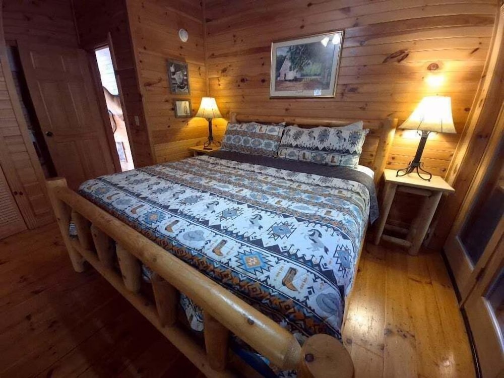 Reservation 2 Bedroom Cabin