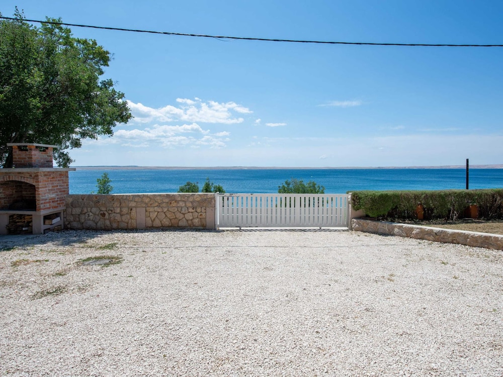 Soothing Holiday Home in Starigrad near Sea view 5