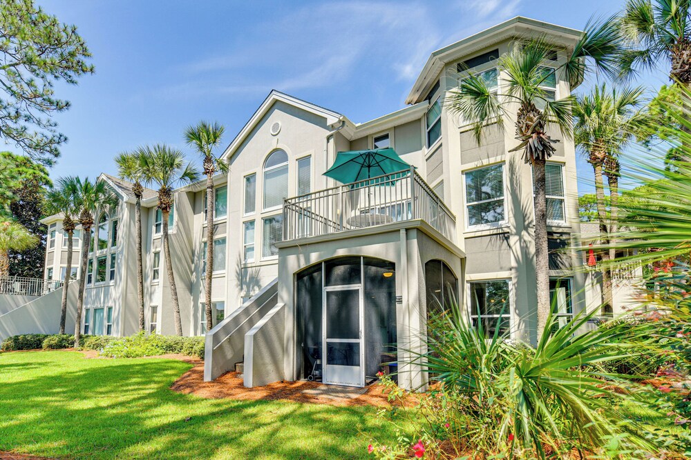 Sandestin Resort Condo w/ 6-seater Golf Cart view 5