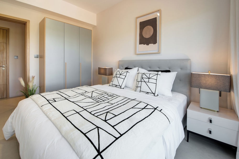 The Luxury Verdant Garden Hotel photo 3