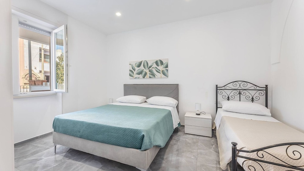 Sole Apartment 1 - Central Marina With Modern Furnishings