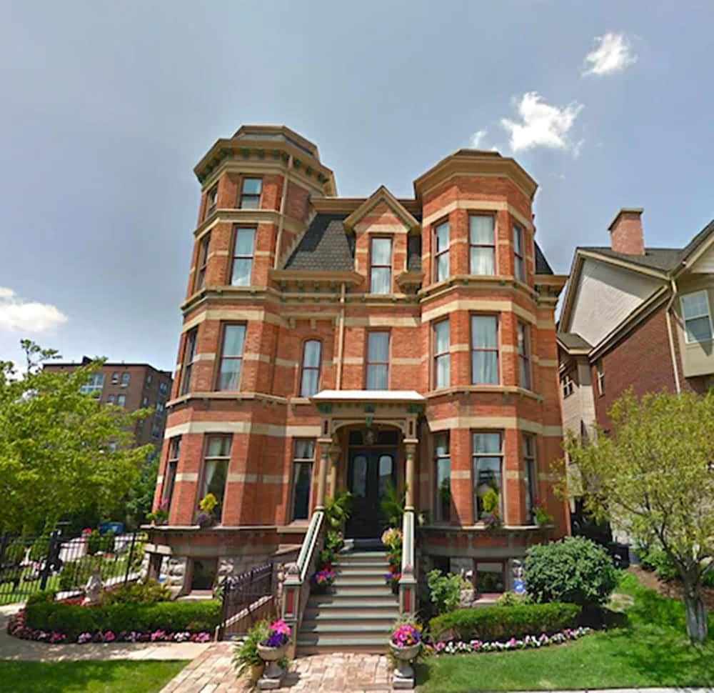 The Inn at 97 Winder