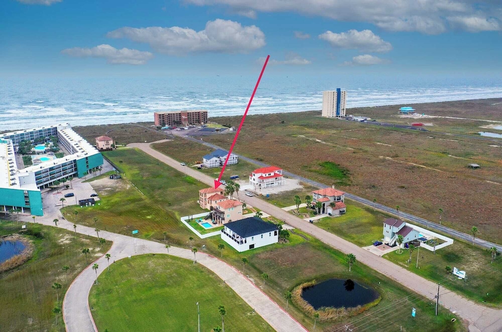 2 Homes, Sleeps 22 Steps to the Beach, Private Pool, Fire Pit, Balcony Views