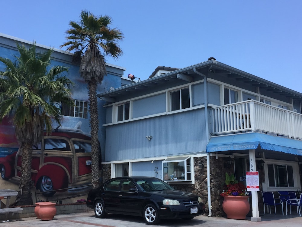 The Shores Inn and Beach Houses