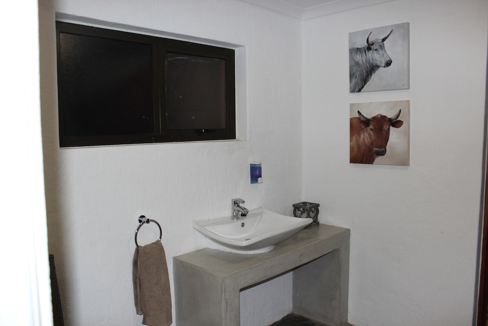 Uukwaluudhi Safari Lodge