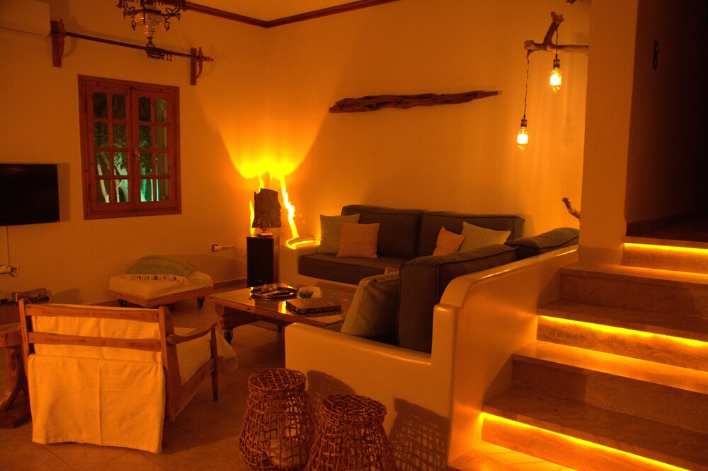 Zephyrus Sunset House