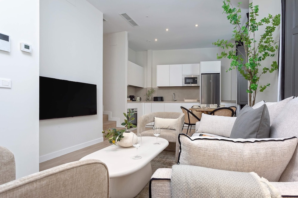 Exclusive 2-bedroom Near the Cathedral. San Matías I