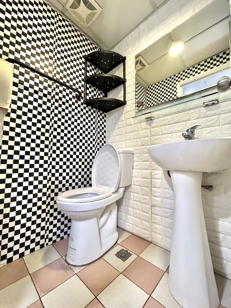 Ximen Triple Tiger Hostel