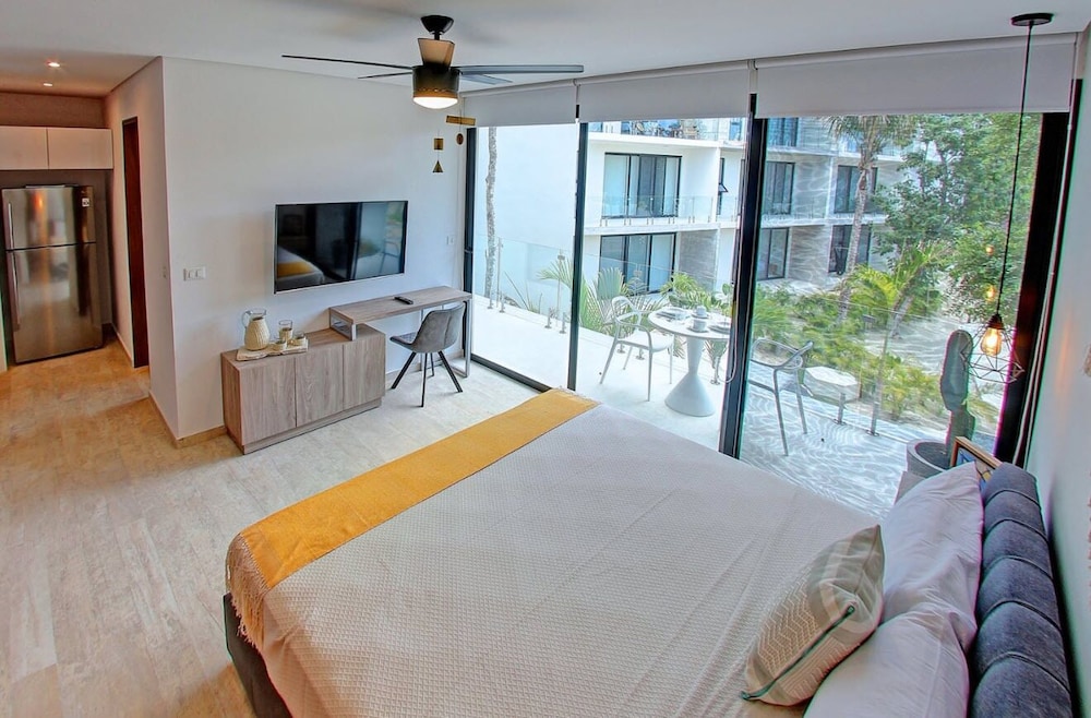 Trendy Studio, PANORAMIC D 202 – By Salt-Kisses view 2