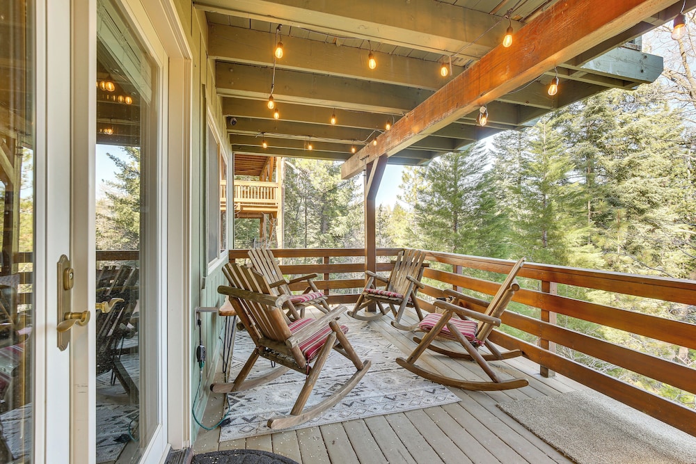Family-friendly Lake Arrowhead Cabin w/ Game Room!