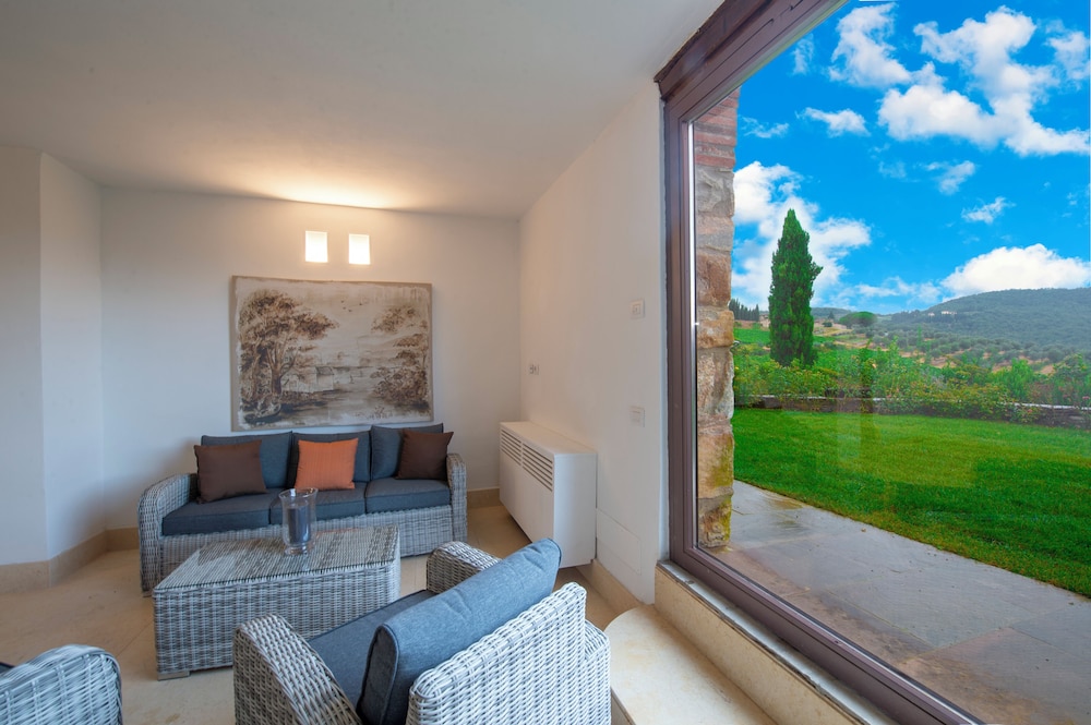 Villa Chianti With Panoramic Pool On The Vineyard