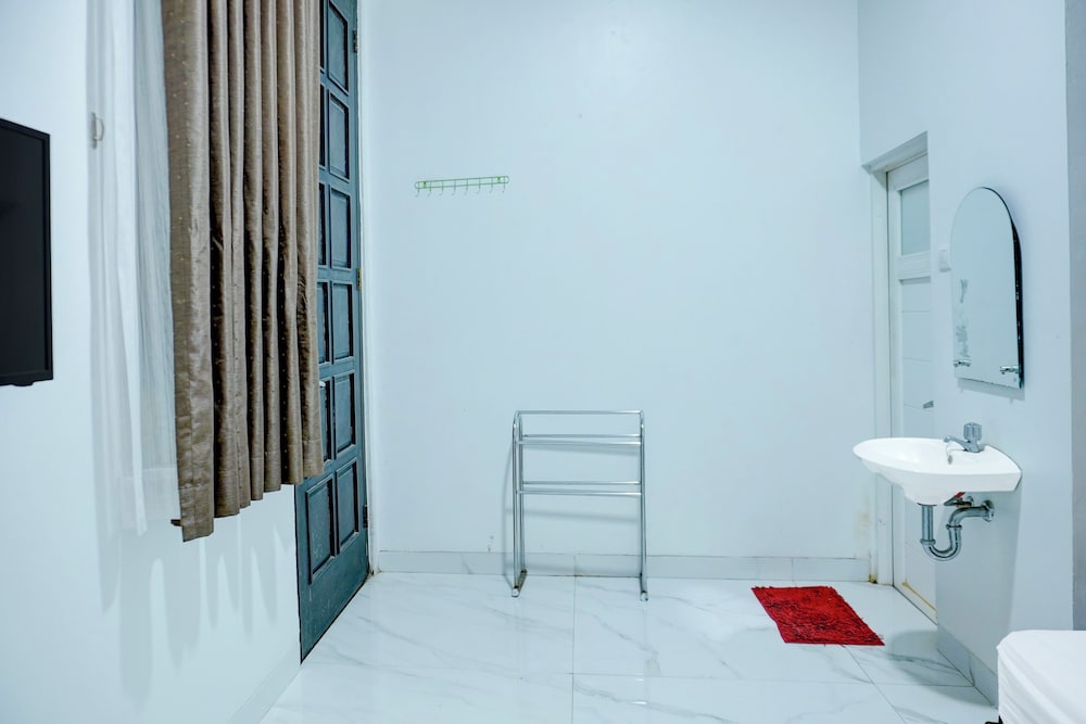 Hotel O Stasiun Cirebon Kejaksan Near Alun Alun Cirebon Formerly Family Homestay
