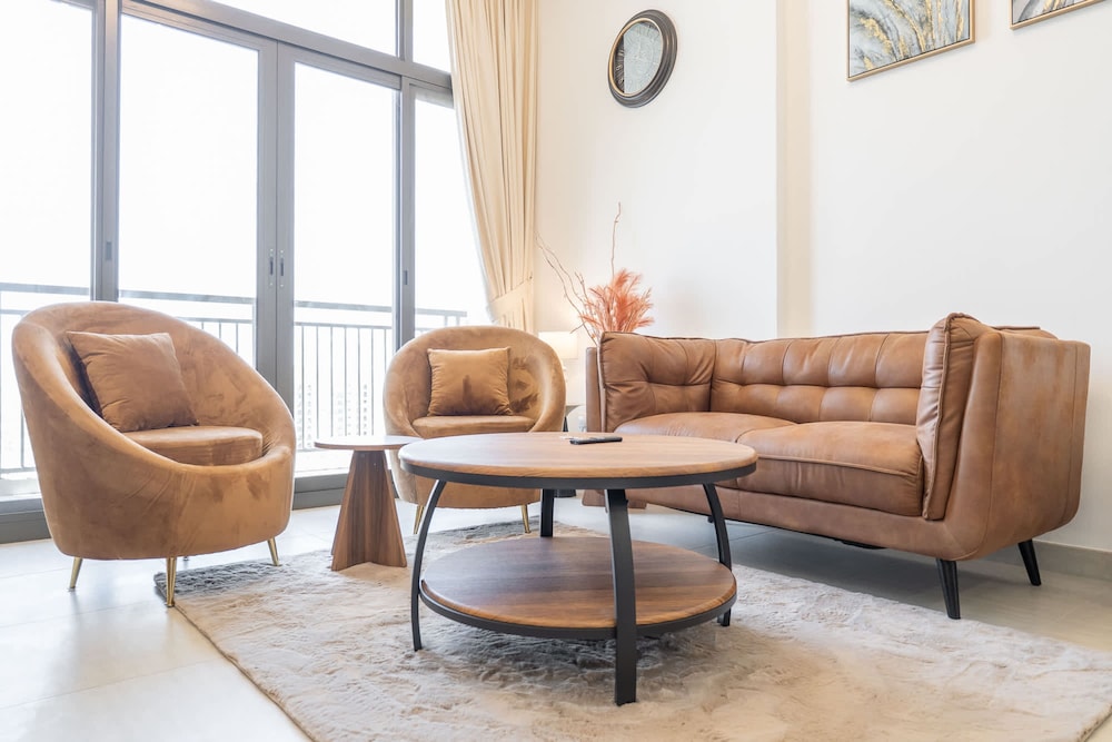 Stunning 1 BR With Pool View in Rawda Apartments