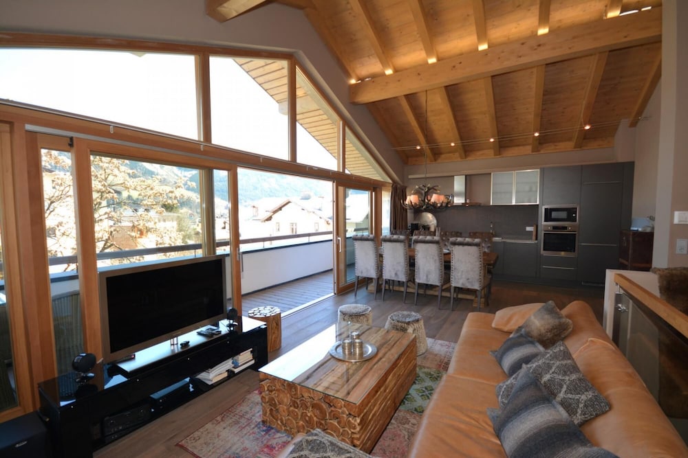 Zell City Exclusive Lodges - Penthouse Mandalisa