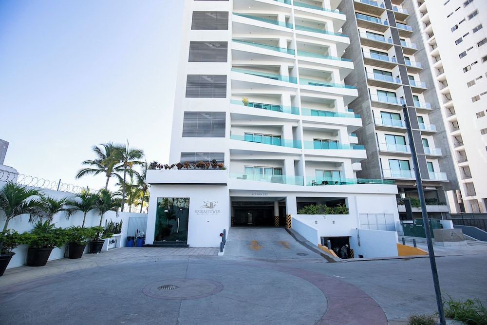 Elegant Condo at Playa Brujas