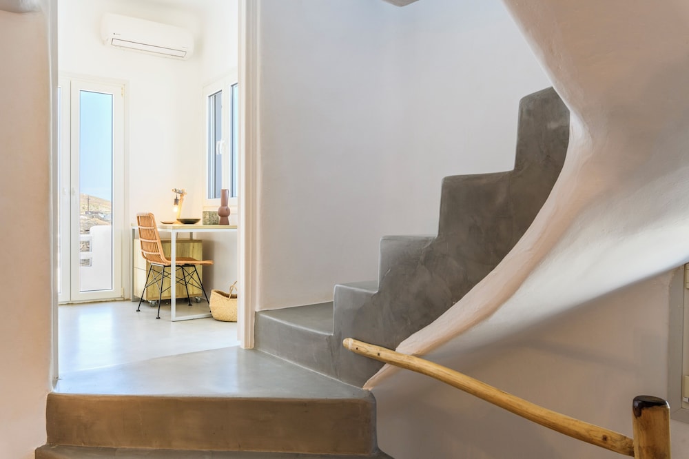 Mykonist Merchia Beach Villas & Suites