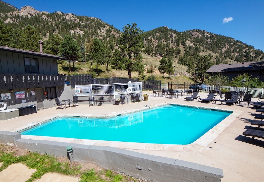 Fawn Valley Inn: 101 Condo view 5