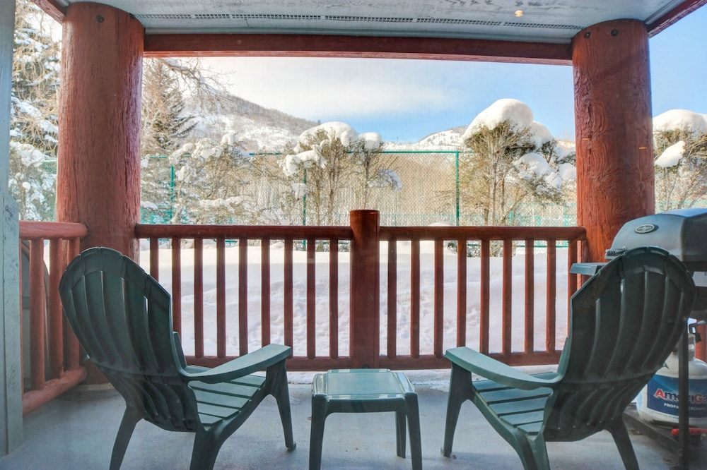 Snow Flower 011-studio Condo by RedAwning view 4