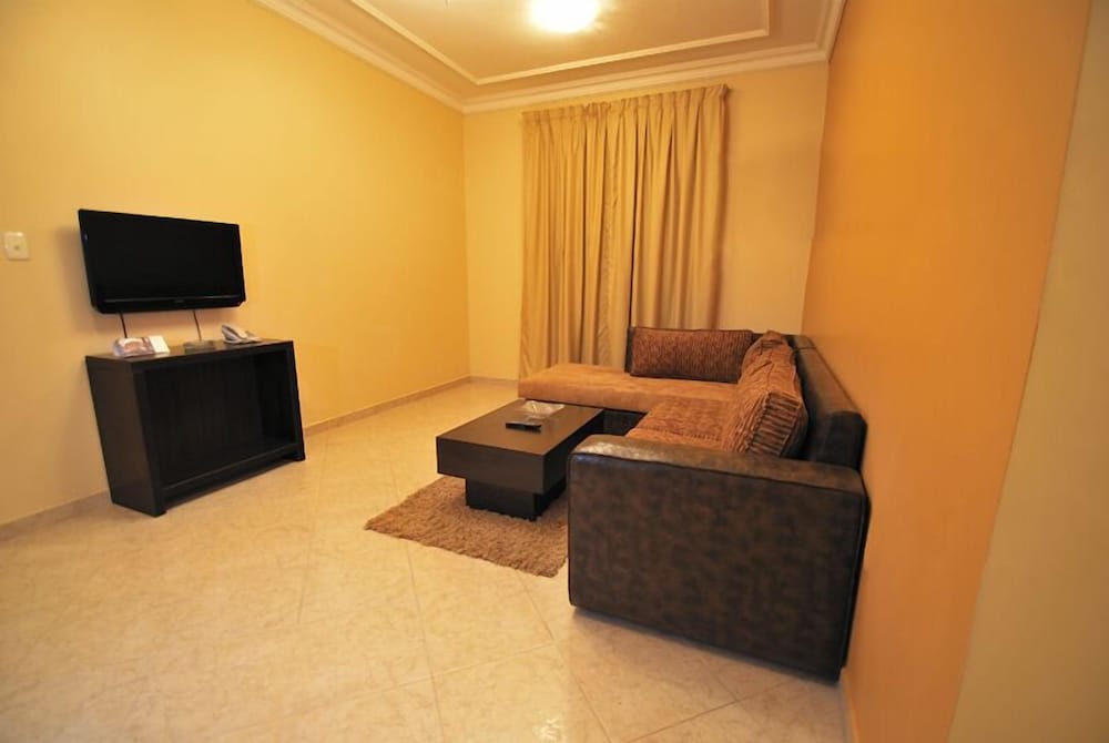 Peninsula Suites