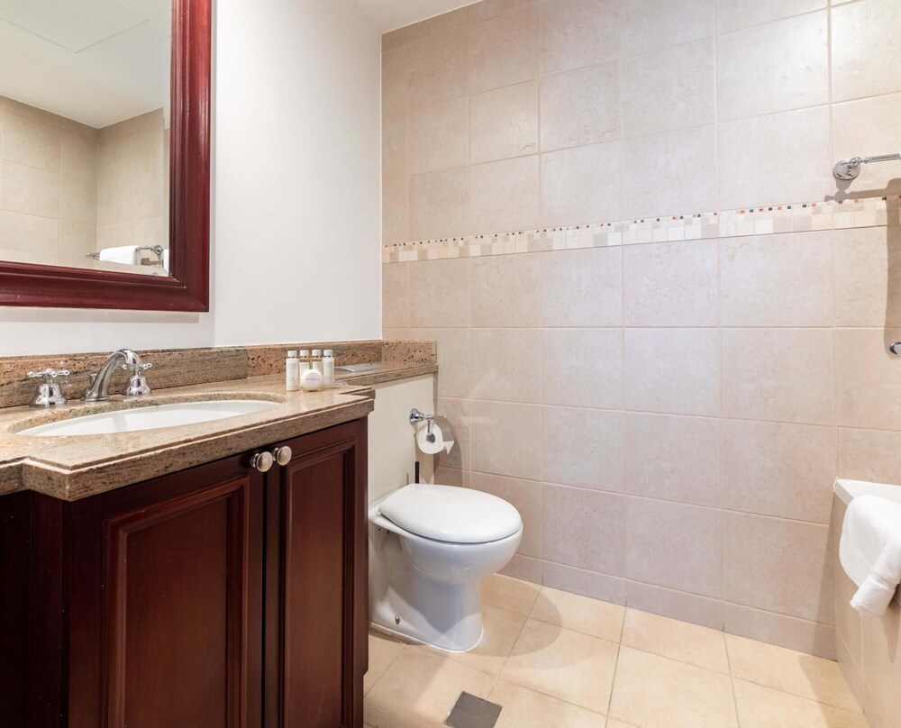 Luxury Living Next to Dubai Mall Burj Khalifa