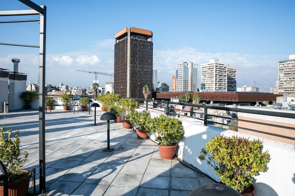 J.V. Lastarria Apartments