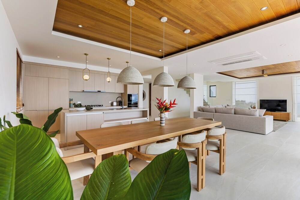 Villa Aroka 4 Bed Sea View KBR41