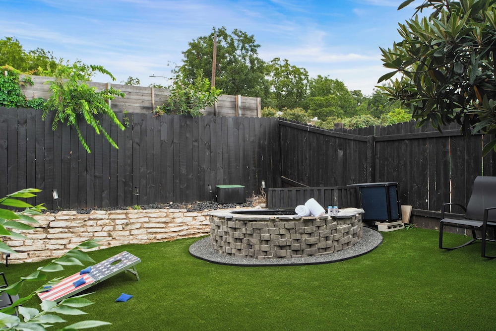 Modern Home w/ Shared Pool, Yard & Prime Location Fairlawn Lane B by Avantstay