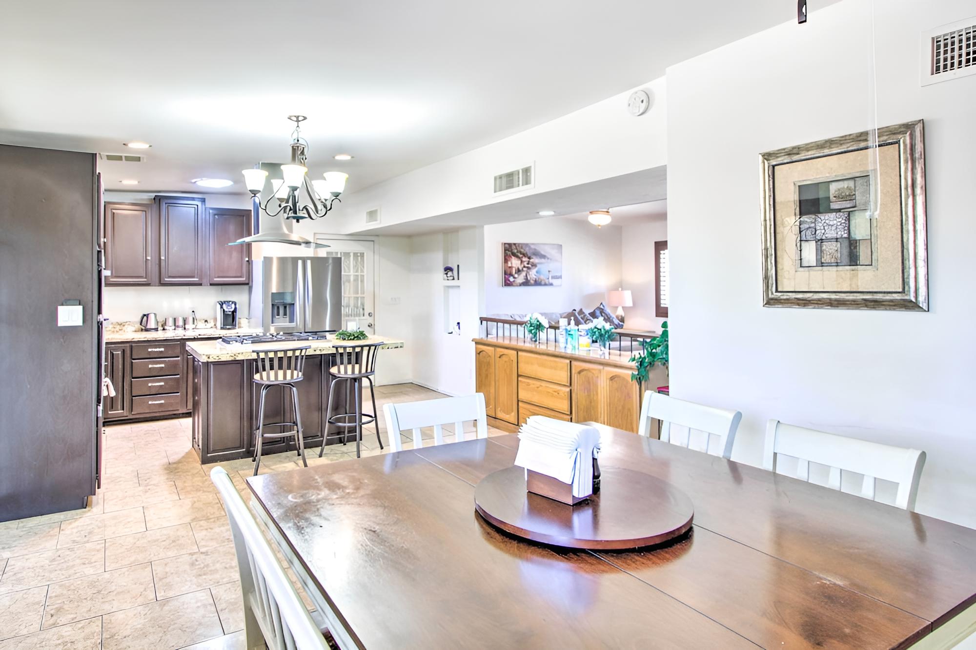 Tucson Family Home w/ Outdoor Kitchen! view 4