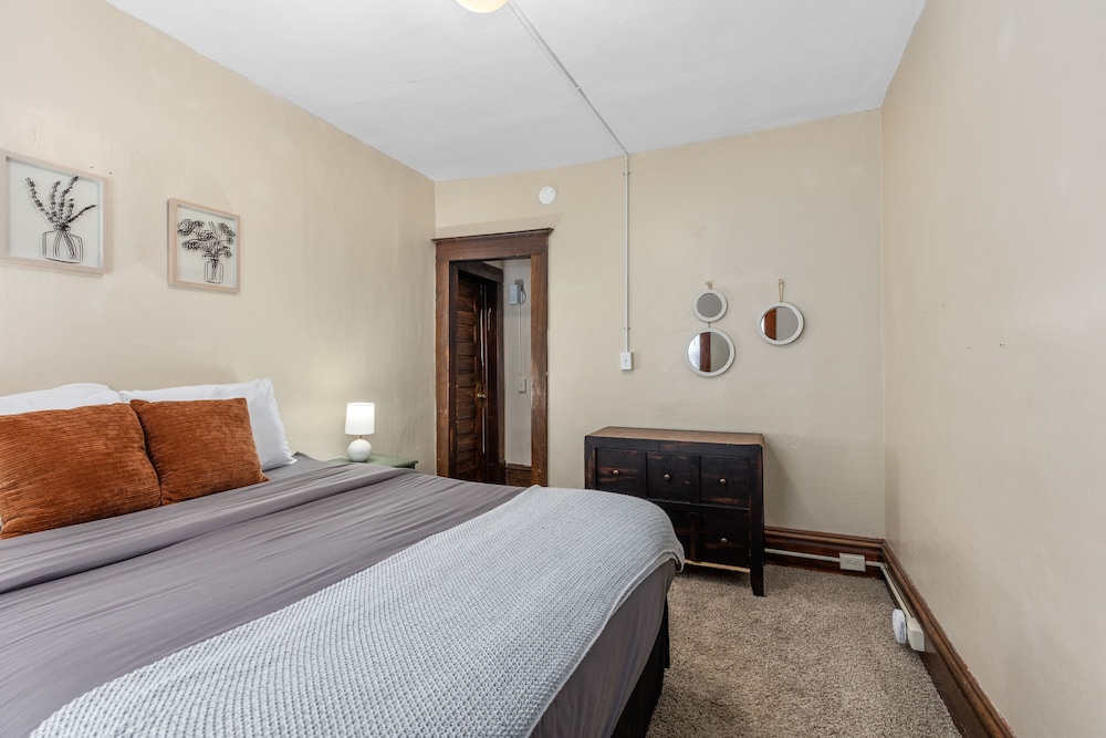 HIstoric 4 BR Near Fulton St