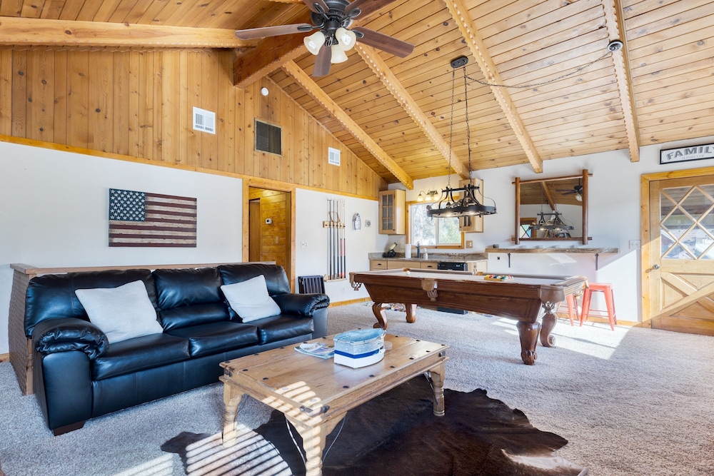 Lakeside in Bearadise by Avantstay Gorgeous Mountain Cabin in Boulder Bay
