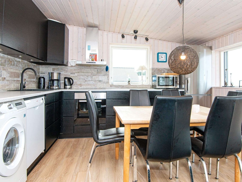 6 Person Holiday Home in Ebeltoft-by Traum