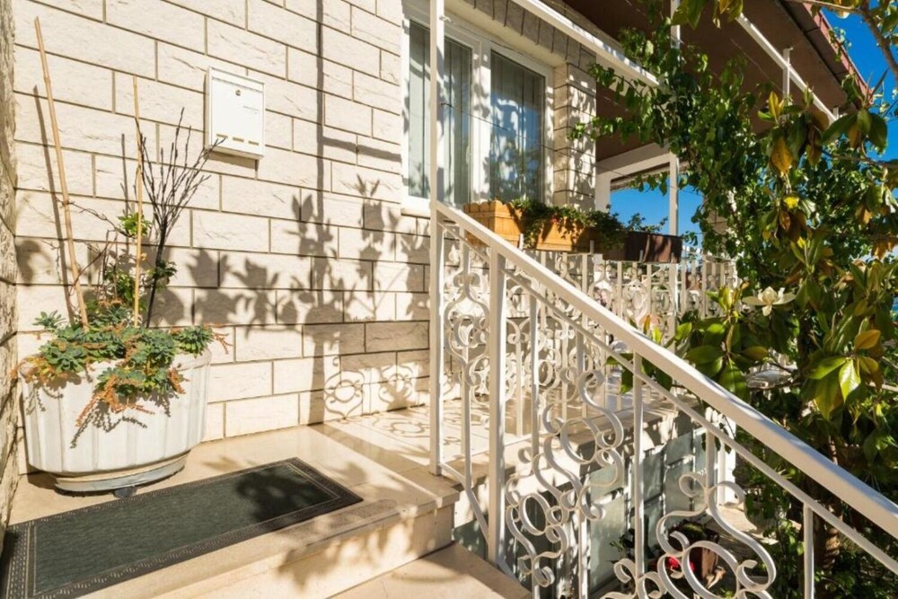Željka - Balcony With sea View - A1 view 5