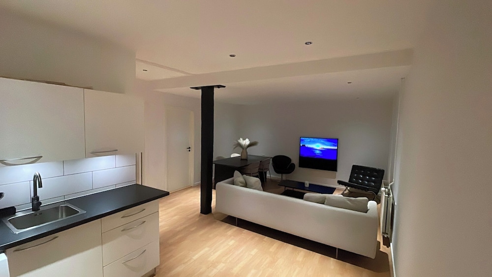 Maison Nord 6 min from Airport & Sleep 6