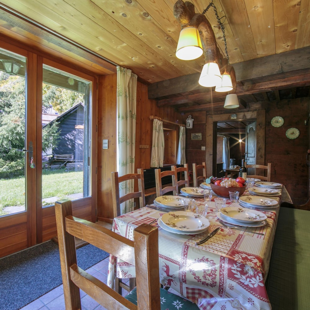 Chalet Du Croz RJ in Le Tour Argenti re