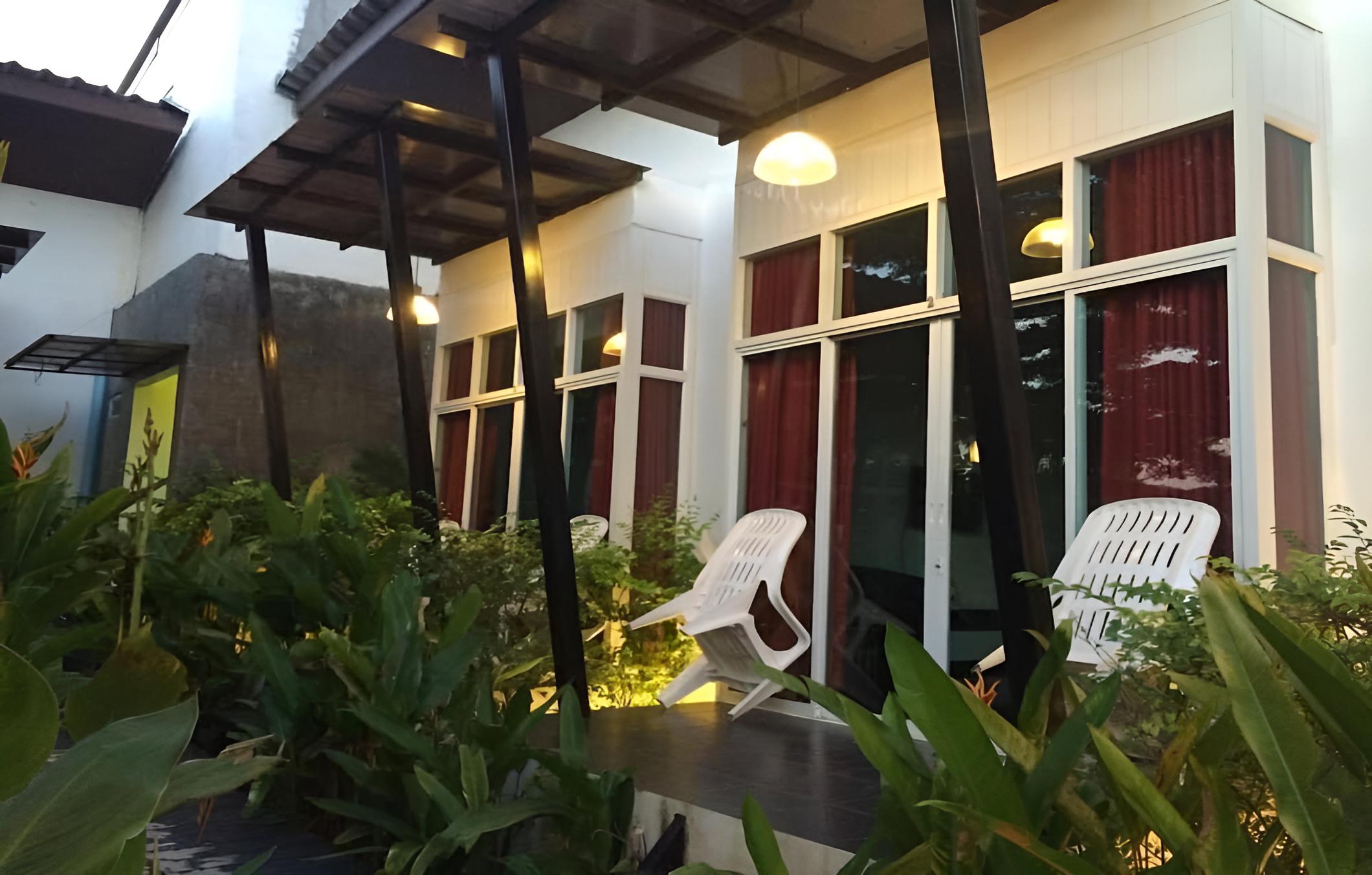 Loma Place