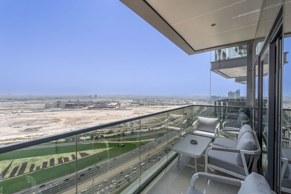Fabulous and Spacious 2BR in Nobles Tower