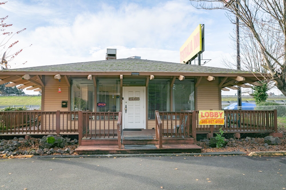 Centralia Inn
