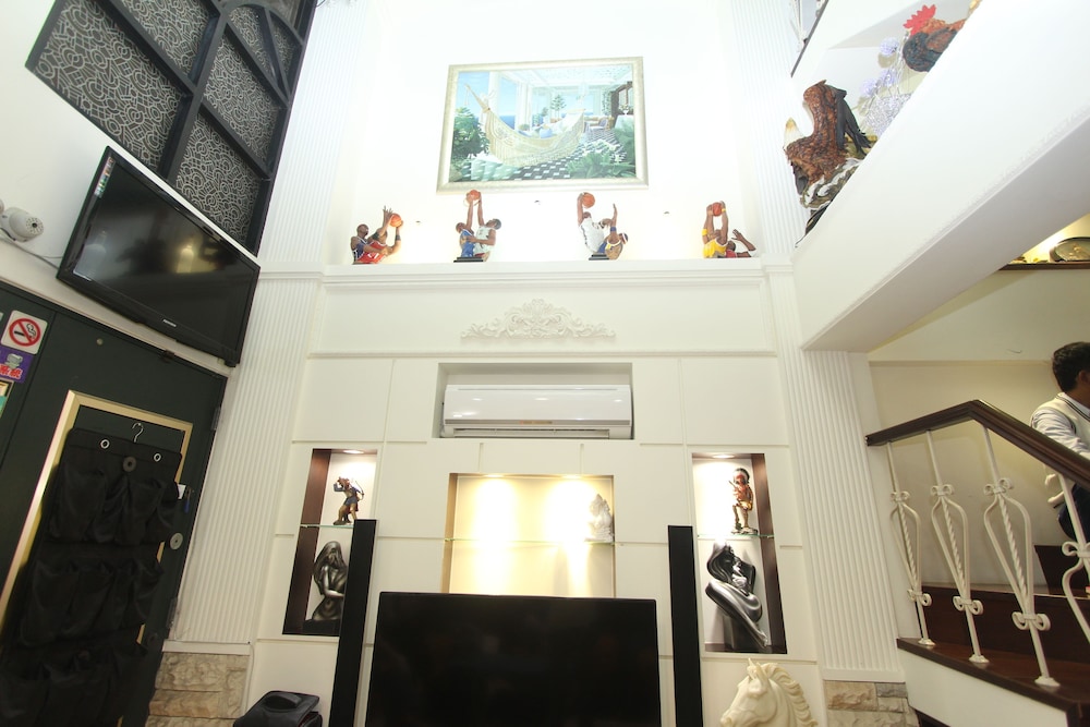 Peace Art Villa